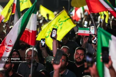 تجمع خودجوش مردمی در میدان فلسطین تهران در اعتراض به یاوه گویی‌های ترامپ