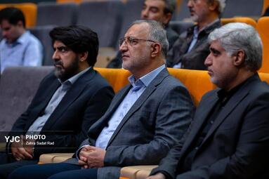نشست صمیمانه شهردار تهران با اصحاب رسانه
