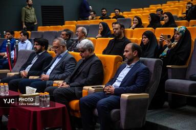 نشست صمیمانه شهردار تهران با اصحاب رسانه