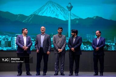 نشست صمیمانه شهردار تهران با اصحاب رسانه