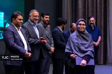 نشست صمیمانه شهردار تهران با اصحاب رسانه
