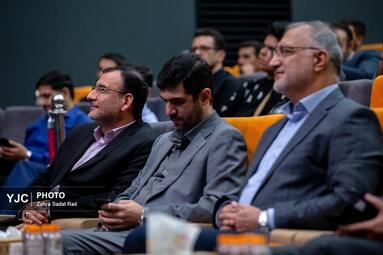 نشست صمیمانه شهردار تهران با اصحاب رسانه