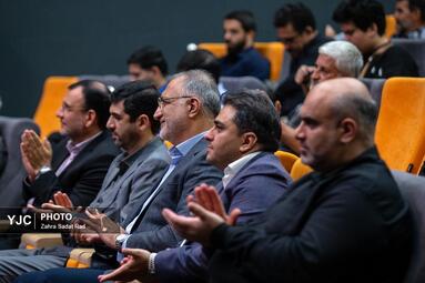 نشست صمیمانه شهردار تهران با اصحاب رسانه