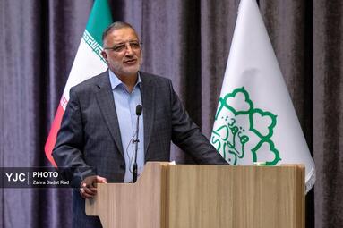 نشست صمیمانه شهردار تهران با اصحاب رسانه