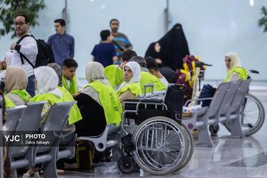 اعزام اولین گروه زائران حج عمره ۱۴۰۴