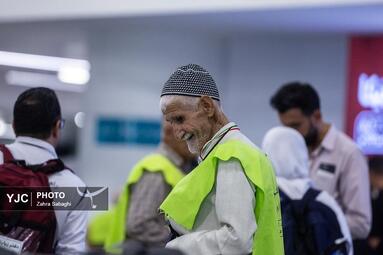 اعزام اولین گروه زائران حج عمره ۱۴۰۴