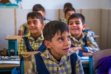 نور امید در کلاس های ساده روستایی