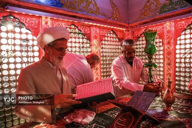آیین غبارروبی ضریح مطهر آستان مقدس امامزاده صالح (ع)