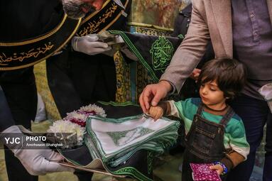 آیین غبارروبی ضریح مطهر آستان مقدس امامزاده صالح (ع)