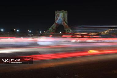 اجرای برج‌ نگاره «قهرمان» بر بدنه برج آزادی