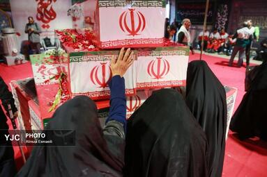 مراسم وداع با پیکر پاک ۱۰۰ شهید گمنام