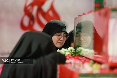 مراسم وداع با پیکر پاک ۱۰۰ شهید گمنام