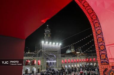 شب شهادت حضرت زهرا(س) در حرم امام‌رضا(ع)