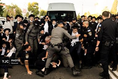 درگیری پلیس صهیونیستی با یهودیان افراطی مخالف اجباری شدن سربازی برای خودشان، سرزمین های اشغالی فلسطین