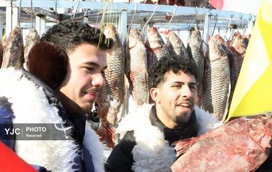 خرید گردشگران خارجی از جشنواره زمستانی ماهیگیری، چین 