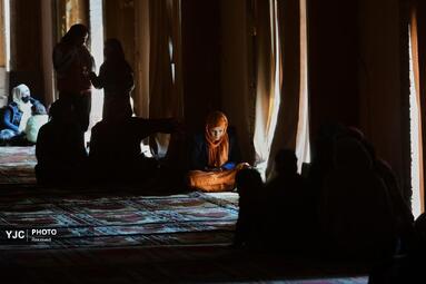 تلاوت قرآن در مسجد جامع سرینگر، هند