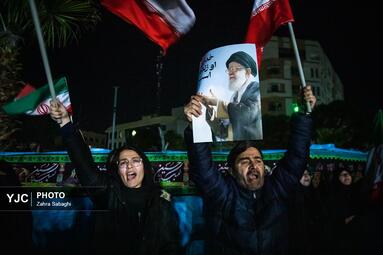 اجتماع شبانه مردم تهرانسر در سوگ شهادت امام خامنه ای (ره)