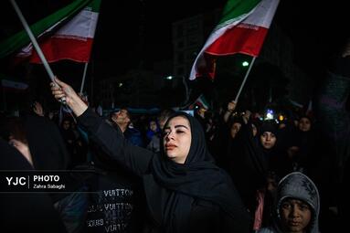 اجتماع شبانه مردم تهرانسر در سوگ شهادت امام خامنه ای (ره)