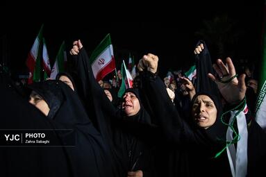 اجتماع شبانه مردم تهرانسر در سوگ شهادت امام خامنه ای (ره)