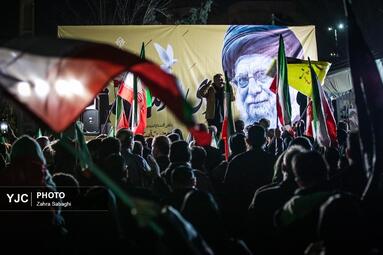 اجتماع شبانه مردم تهرانسر در سوگ شهادت امام خامنه ای (ره)