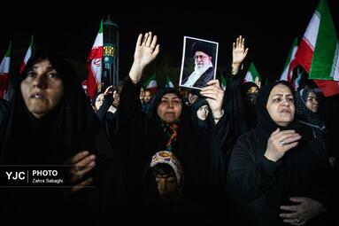 اجتماع شبانه مردم تهرانسر در سوگ شهادت امام خامنه ای (ره)