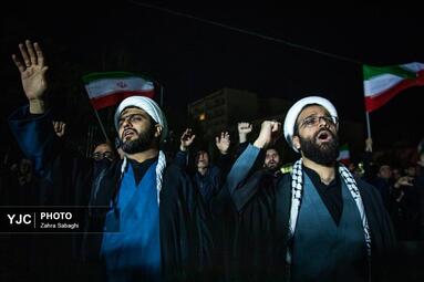 اجتماع شبانه مردم تهرانسر در سوگ شهادت امام خامنه ای (ره)