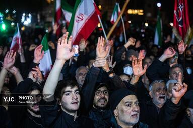 اجتماع شبانه مردم عزادار منطقه 21 در سوگ شهادت امام خامنه ای (ره)