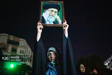 اجتماع شبانه مردم عزادار منطقه 21 در سوگ شهادت امام خامنه ای (ره)