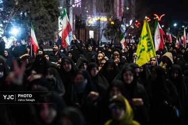 اجتماع شبانه مردم عزادار منطقه 21 در سوگ شهادت امام خامنه ای (ره)