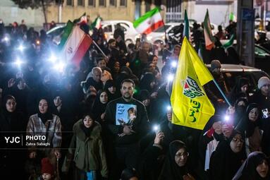 اجتماع شبانه مردم عزادار منطقه 21 در سوگ شهادت امام خامنه ای (ره)