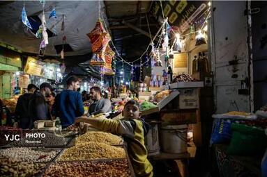 فروش خوراکی های افطار در بازار سنتی شهر غزه 