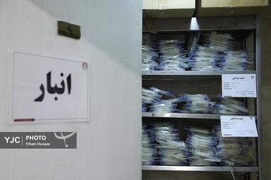 اهدای خون برای کمک به مجروحان جنگ