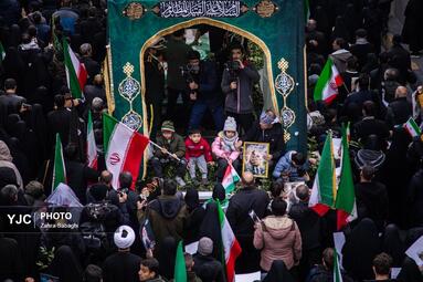 آیین تشییع پیکر مطهر فرماندهان شهید جنگ رمضان در تهران