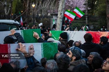 آیین تشییع پیکر مطهر فرماندهان شهید جنگ رمضان در تهران