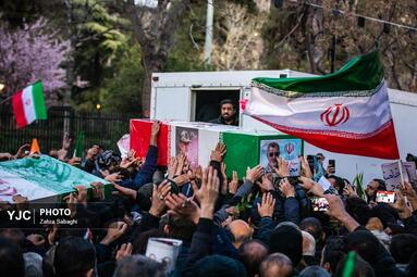 آیین تشییع پیکر مطهر فرماندهان شهید جنگ رمضان در تهران