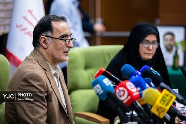 آیین تکریم خانواده‌ شهدای هلال‌احمر