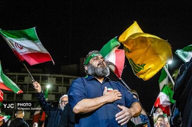 پرواز پهپادها در میدان ولیعصر(عج)