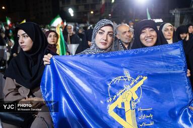 پرواز پهپادها در میدان ولیعصر(عج)
