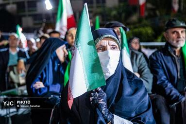 پرواز پهپادها در میدان ولیعصر(عج)