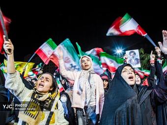 پرواز پهپادها در میدان ولیعصر(عج)
