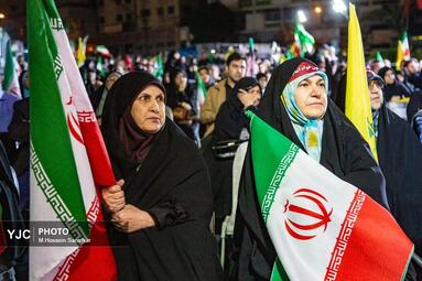 پرواز پهپادها در میدان ولیعصر(عج)