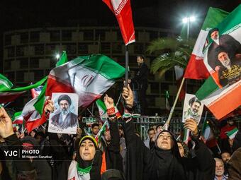 پرواز پهپادها در میدان ولیعصر(عج)