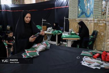 کارگاه دوخت لباس شیرخوارگان حسینی در حرم مطهر رضوی