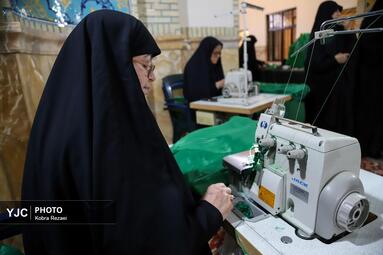 کارگاه دوخت لباس شیرخوارگان حسینی در حرم مطهر رضوی
