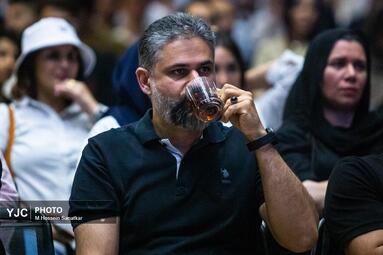 شور جام جهانی در باغ کتاب تهران با تماشای دیدار ایران و بلژیک