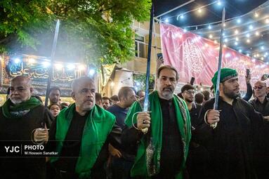 مشعل‌گردانی عراقی‌های دولت‌آباد؛ آیینی ماندگار در عزاداری محرم