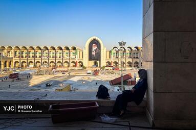 آماده سازی مصلی امام خمینی(ره) در آستانه مراسم وداع با رهبر شهید